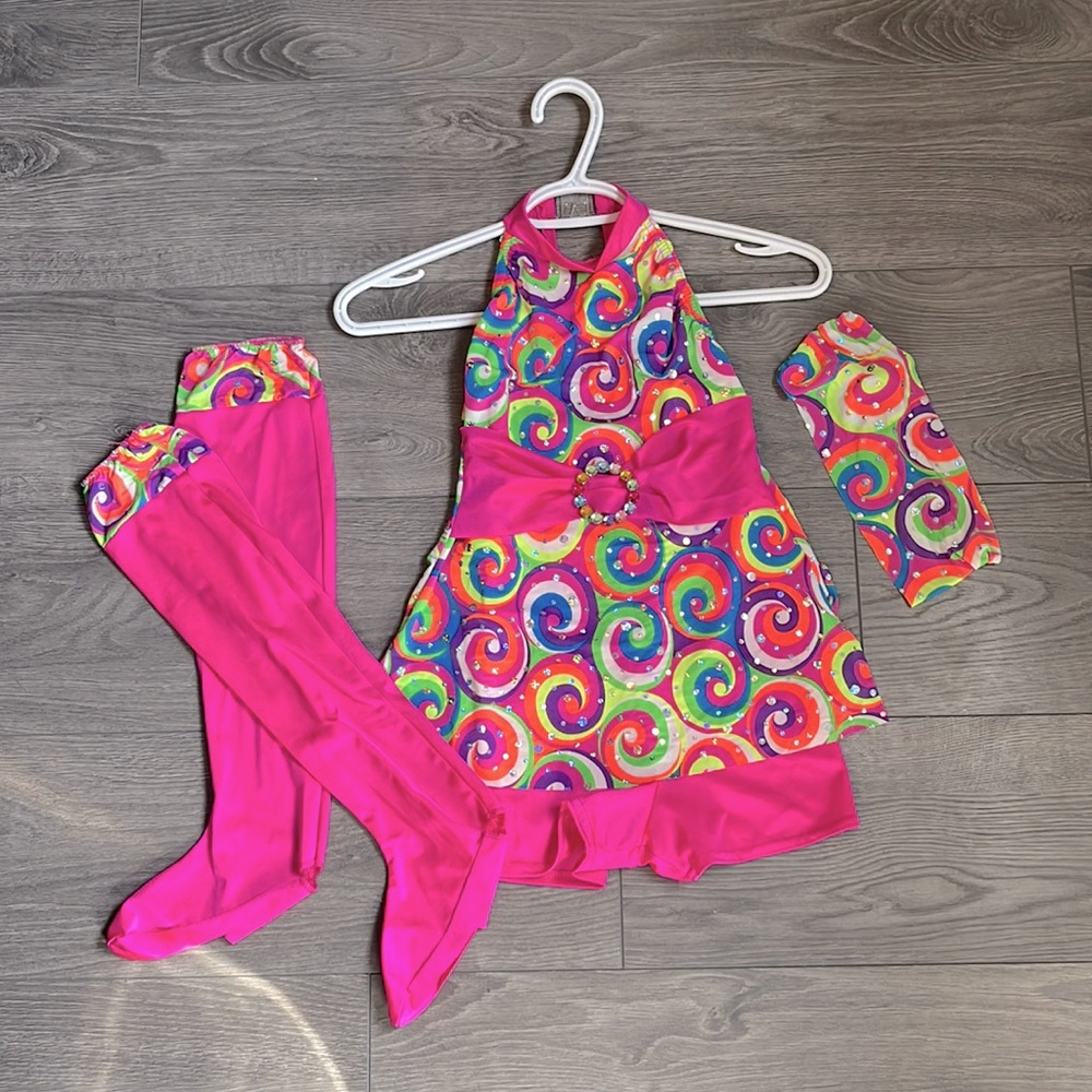 Groovy medium childs costume comes with shoe/boot covers and head band